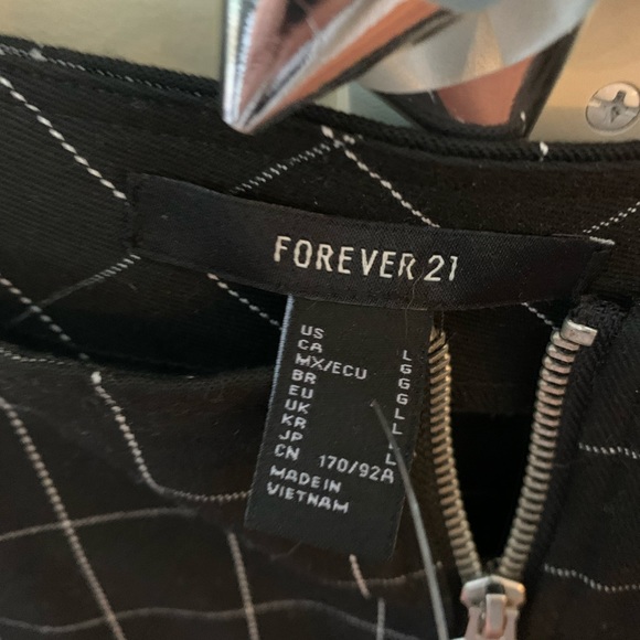 Forever 21 women’s overall dress.  US large. - Picture 3 of 3